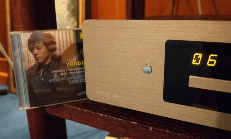 Roksan 'Blak' integrated amplifier