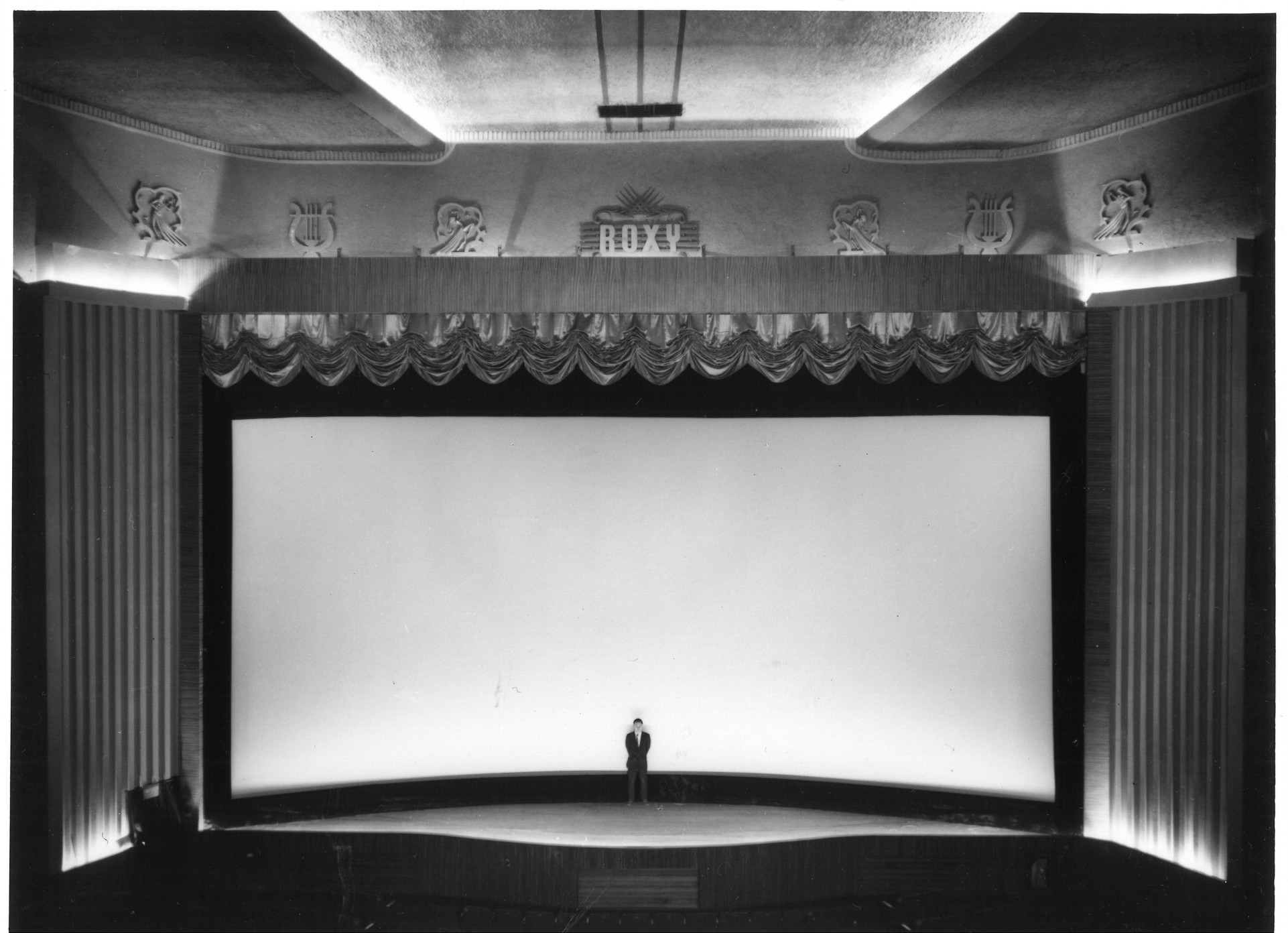 1960.02.23 Roxy Theatre loksingtheathre