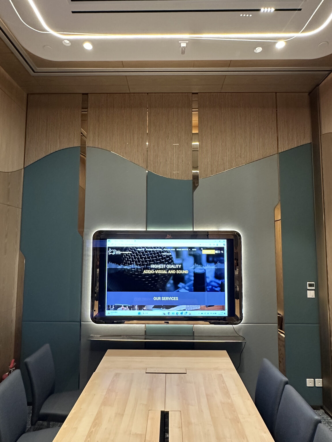 J22049_07_2F-MFroom-IMG_9764