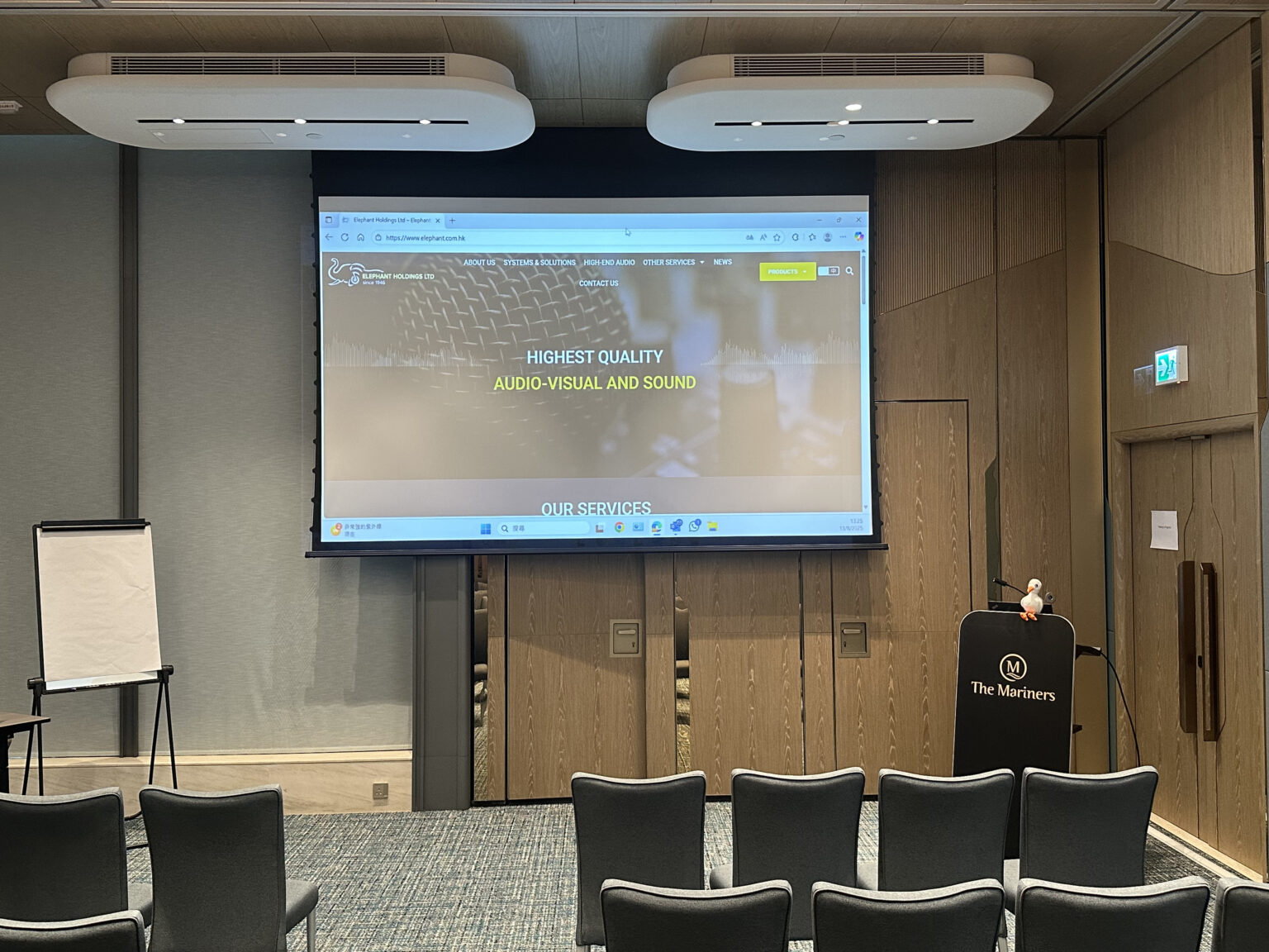 J22049_08b_2F-MFrooms