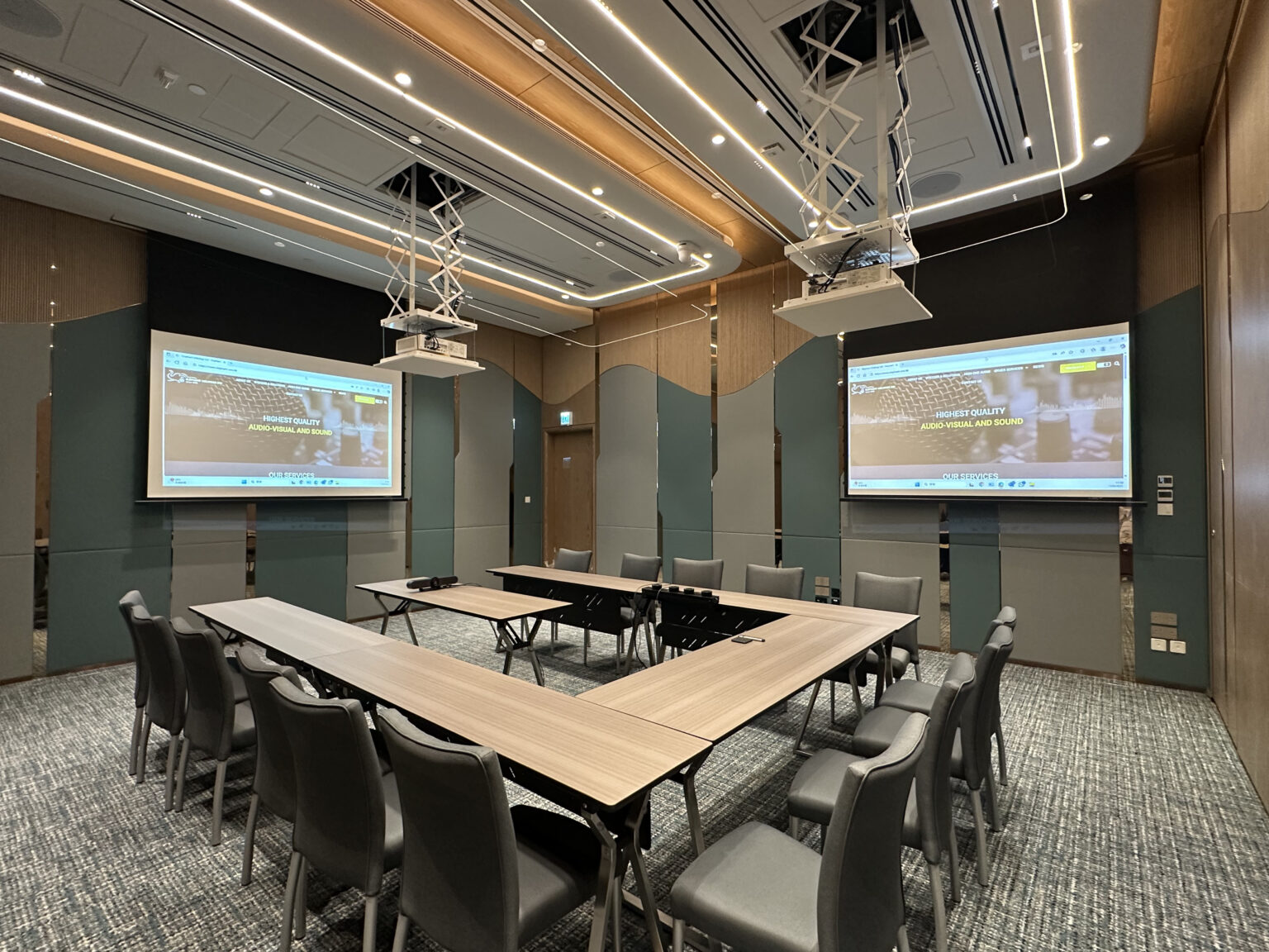 J22049_09_2F-MFroom-IMG_9774